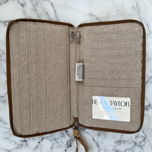 Bella Taylor Quilted Wallet Plaid Patchwork Zip Wristlet Red Tan Cotton - Picture 9 of 12